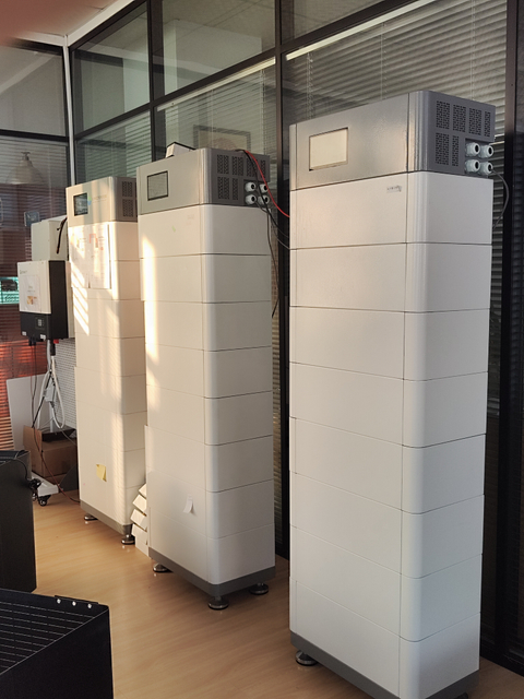 Ventes directes d'usine de batteries empilées de stockage d'énergie rechargeable de haute qualité